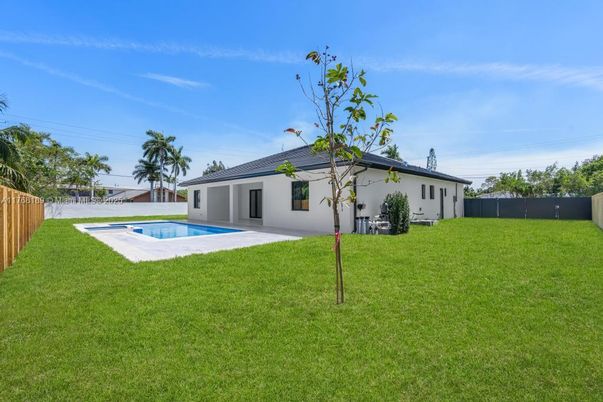 Backyard, Exterior, Pool