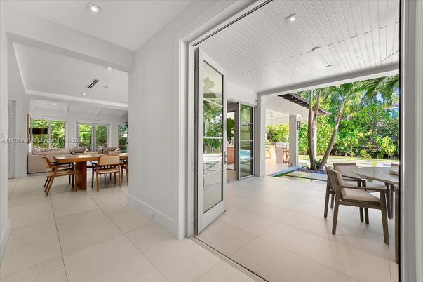 Dining room, Interior, Recessed Lighting