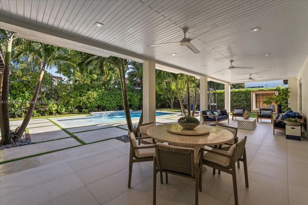 Exterior, Pool, Recessed Lighting
