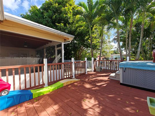 Exterior, Hot Tub