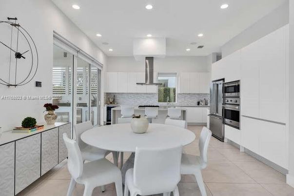 Dining room, Interior, Kitchen, Recessed Lighting, Stainless Steel Appliances