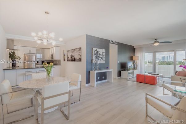 Dining room, Interior, Kitchen, Living room, Pendant Lights, Stainless Steel Appliances, Wood Texture Flooring