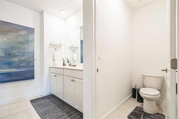 Bathroom, Interior, Recessed Lighting