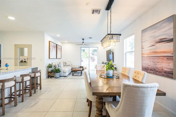 Dining room, Interior, Living room, Pendant Lights, Recessed Lighting