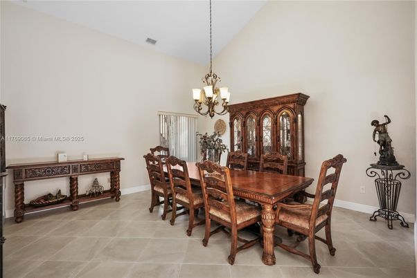 Chandelier, Dining room, Interior
