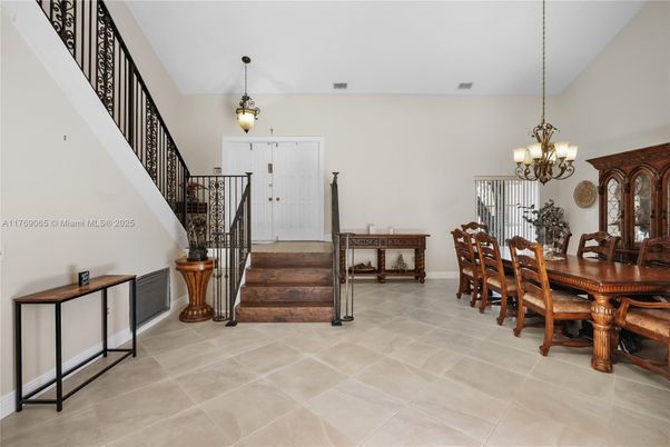 Chandelier, Dining room, Interior, Pendant Lights