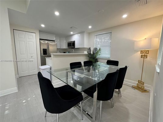 Dining room, Interior, Kitchen, Recessed Lighting, Stainless Steel Appliances