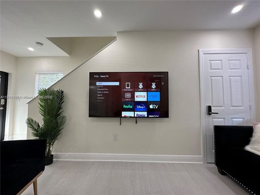 Interior, Recessed Lighting, Wood Texture Flooring