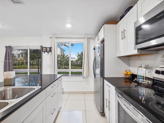 Interior, Kitchen, Recessed Lighting, Washer