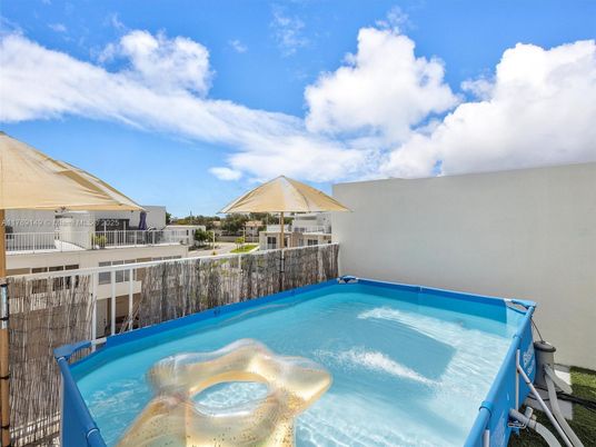 Exterior, Hot Tub, Pool