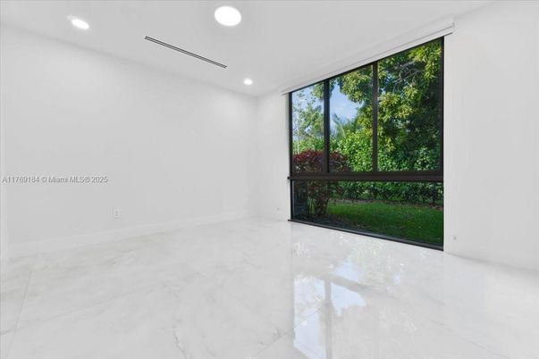 Empty room, Interior, Marble, Recessed Lighting