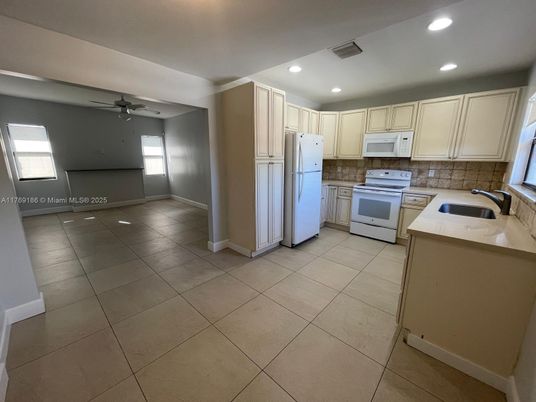 Interior, Kitchen, Recessed Lighting