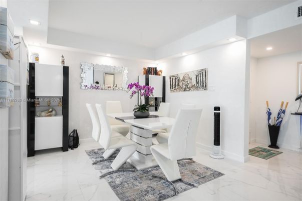 Dining room, Interior, Marble, Recessed Lighting