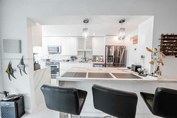 Interior, Kitchen, Pendant Lights, Recessed Lighting, Stainless Steel Appliances