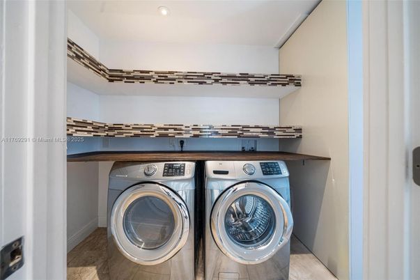 Interior, Recessed Lighting, Washer