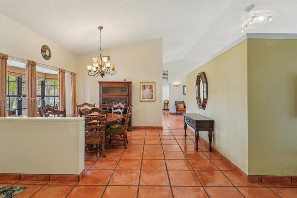 Chandelier, Dining room, Interior