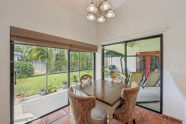 Chandelier, Dining room, Interior, Sun Room