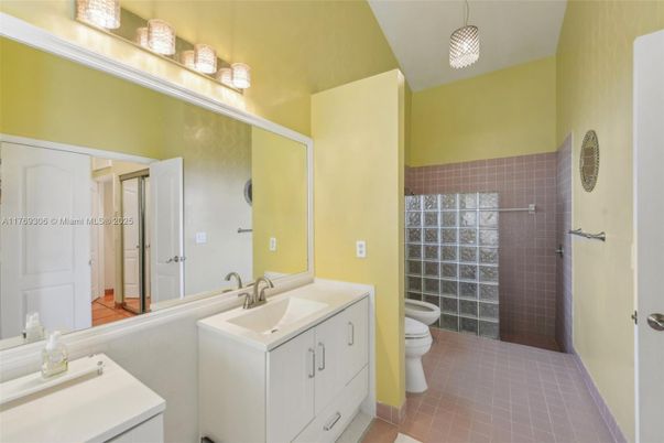Bathroom, Interior, Pendant Lights