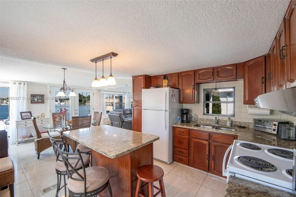 Dining room, Interior, Kitchen, Pendant Lights