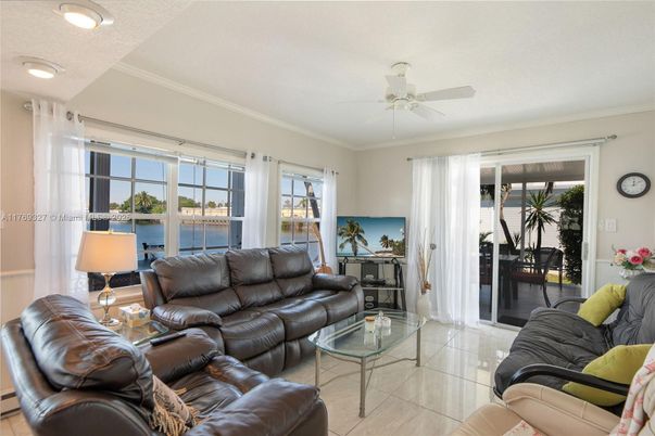 Interior, Living room, Water