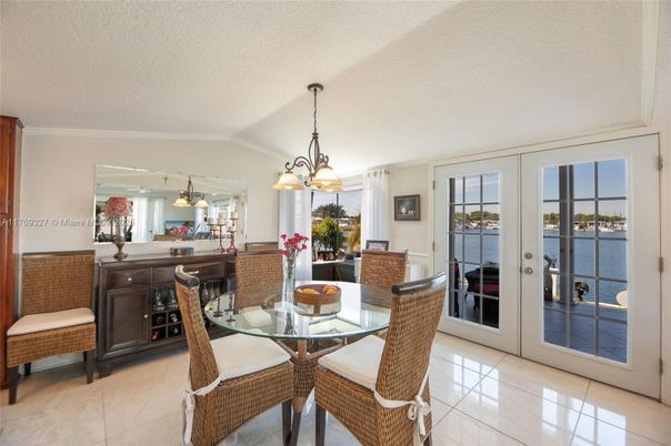 Chandelier, Dining room, Interior, Pendant Lights, Water