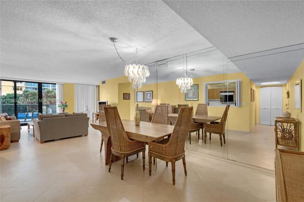 Chandelier, Dining room, Interior, Living room
