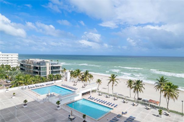 Exterior, Pool, Water