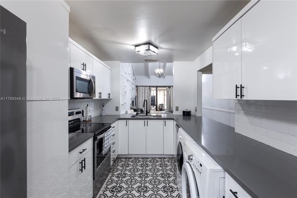 Chandelier, Interior, Kitchen