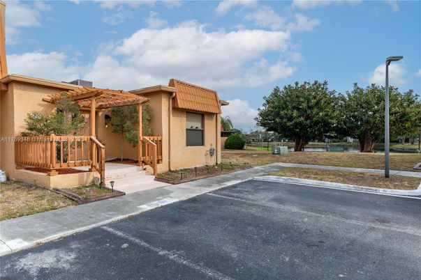 Exterior, Facade, Mediterranean