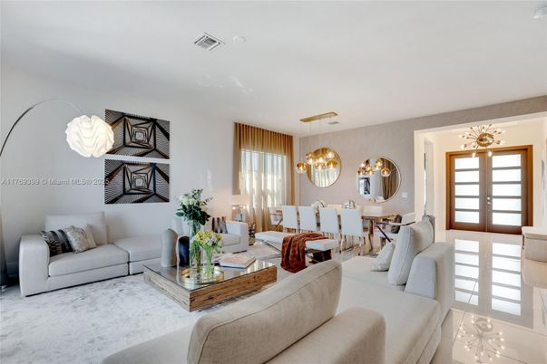 Dining room, Interior, Living room, Pendant Lights
