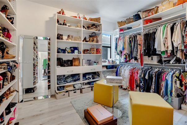 Interior, Walk-in Closets, Wood Texture Flooring