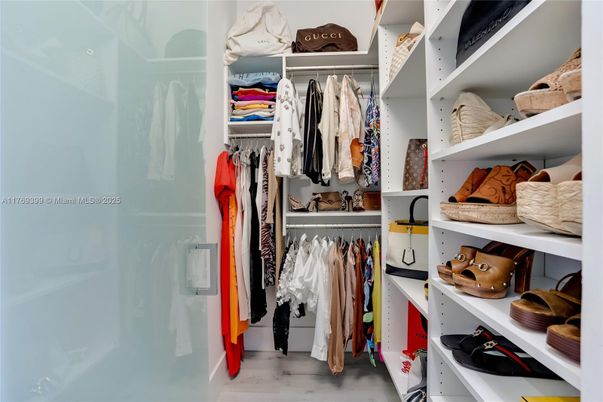 Interior, Walk-in Closets