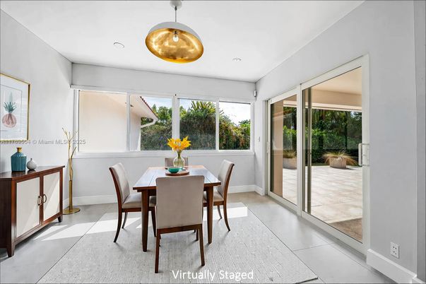 Dining room, Interior, Recessed Lighting