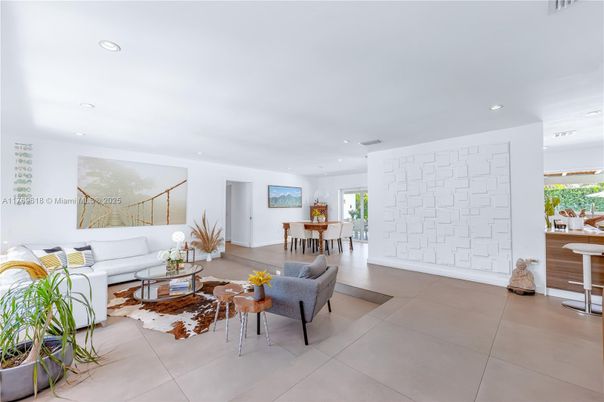 Dining room, Interior, Living room, Recessed Lighting