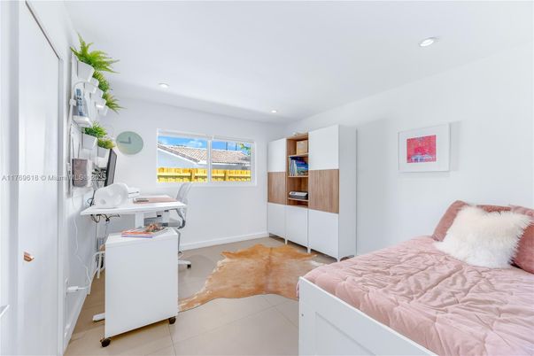 Bedroom, Home Office, Interior, Recessed Lighting