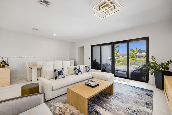 Dining room, Interior, Living room, Recessed Lighting