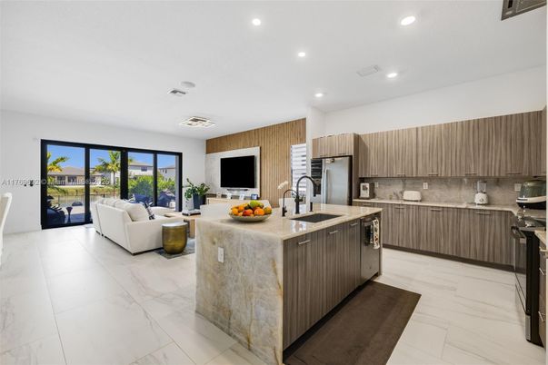 Interior, Kitchen, Living room, Marble, Recessed Lighting, Stainless Steel Appliances