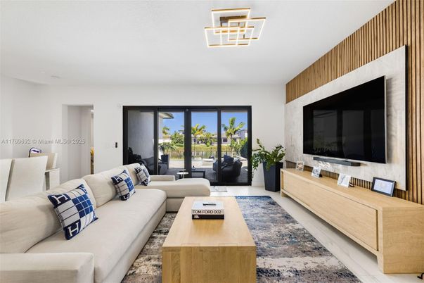 Fireplace, Interior, Living room