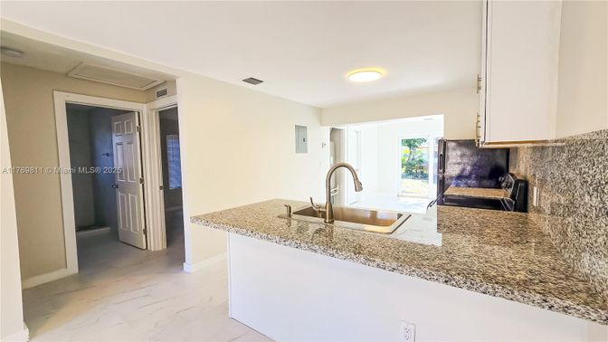Interior, Kitchen, Marble, Recessed Lighting
