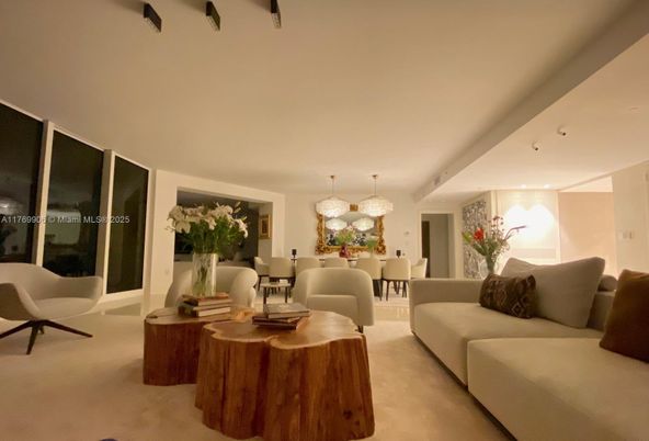 Chandelier, Dining room, Interior, Living room, Pendant Lights
