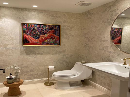 Bathroom, Interior, Recessed Lighting