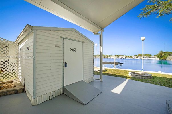 Exterior, Water