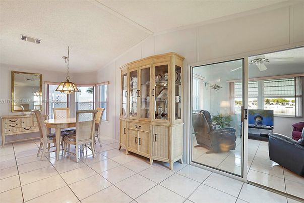 Dining room, Interior, Pendant Lights