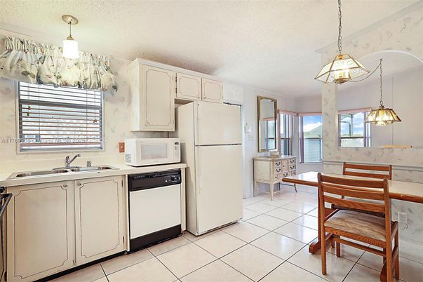 Dining room, Interior, Kitchen, Pendant Lights