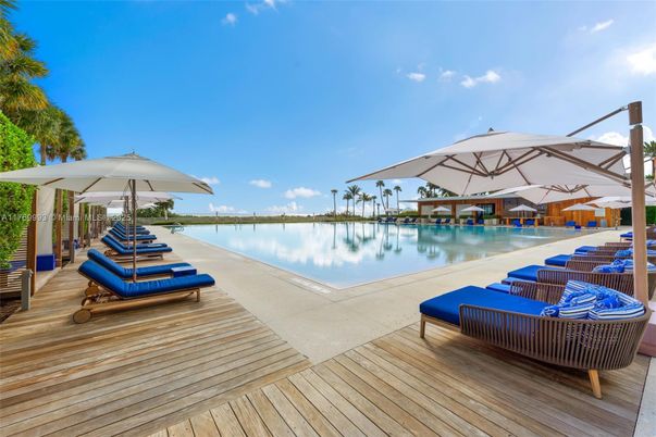 Exterior, Lake, Pool