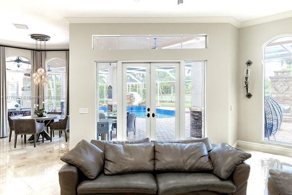 Dining room, Interior, Living room, Pendant Lights
