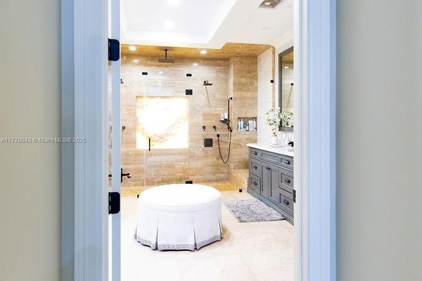 Bathroom, Interior, Recessed Lighting