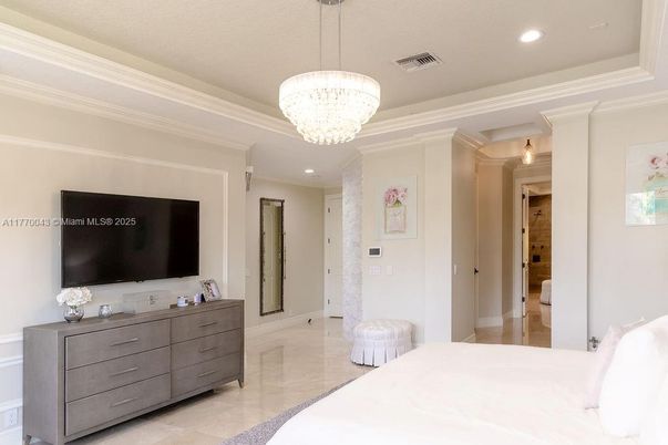 Chandelier, Interior, Recessed Lighting