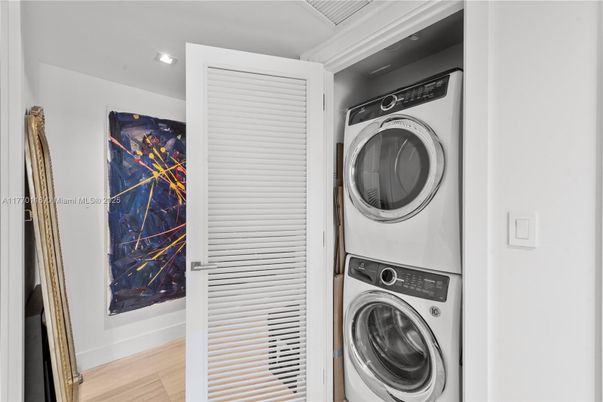 Interior, Recessed Lighting, Utility Closets, Washer, Wood Texture Flooring