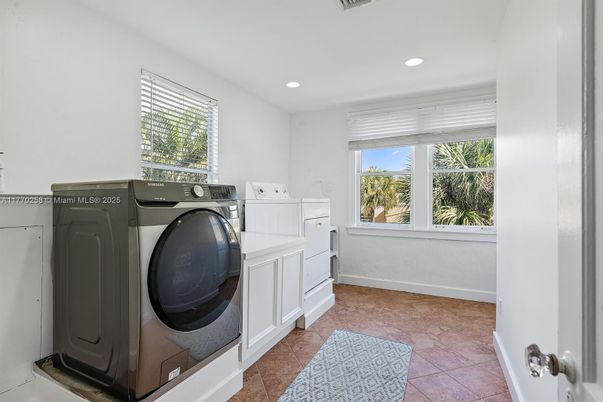 Interior, Recessed Lighting, Washer